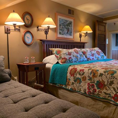 Kangaroo House Bed & Breakfast Eastsound エクステリア 写真