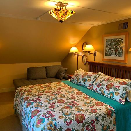 Kangaroo House Bed & Breakfast Eastsound エクステリア 写真