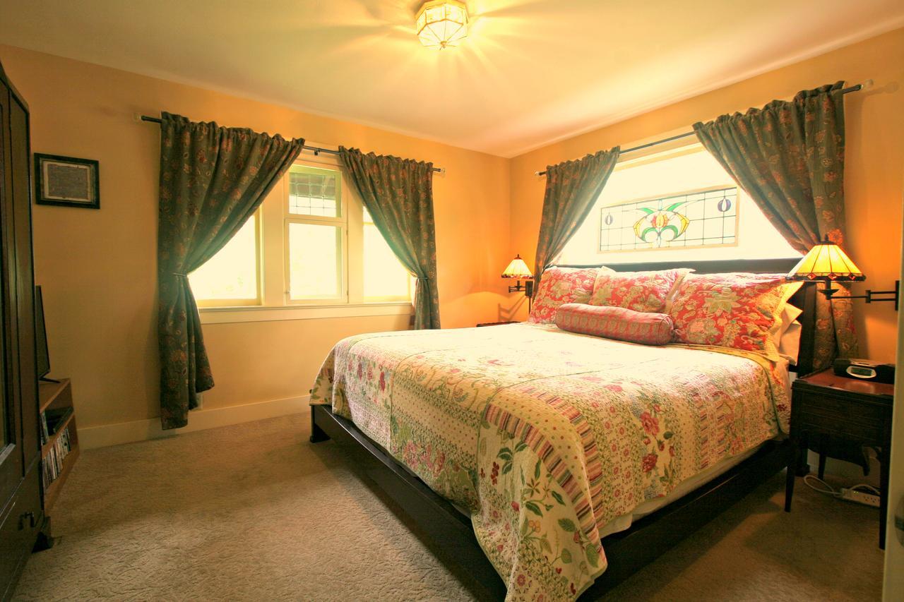 Kangaroo House Bed & Breakfast Eastsound エクステリア 写真
