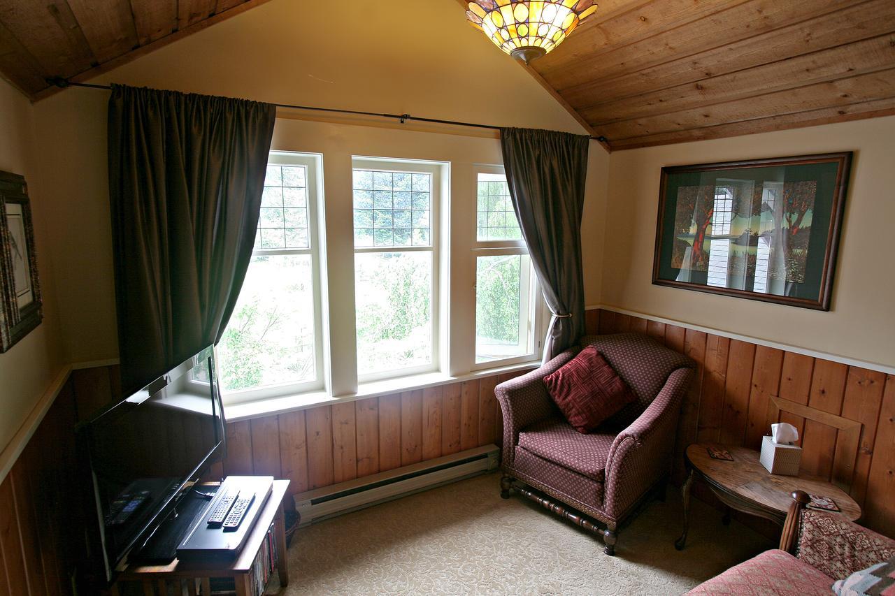 Kangaroo House Bed & Breakfast Eastsound エクステリア 写真