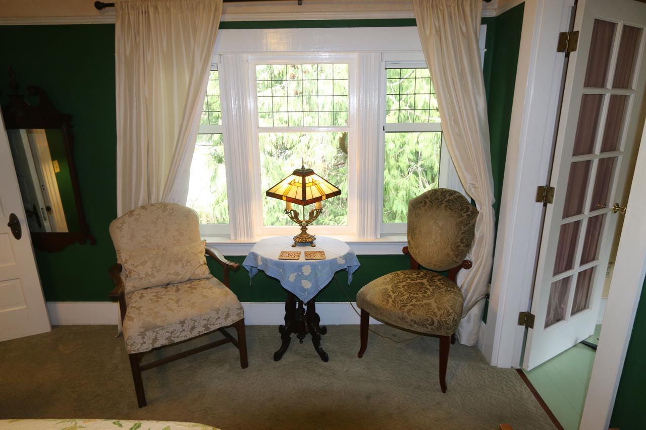 Kangaroo House Bed & Breakfast Eastsound エクステリア 写真