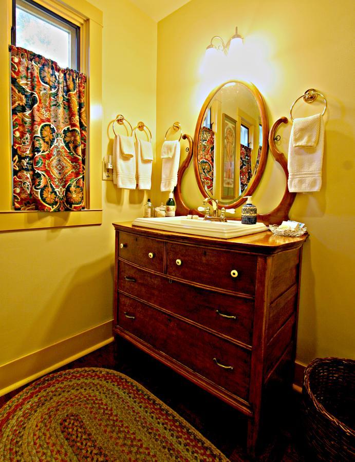 Kangaroo House Bed & Breakfast Eastsound エクステリア 写真