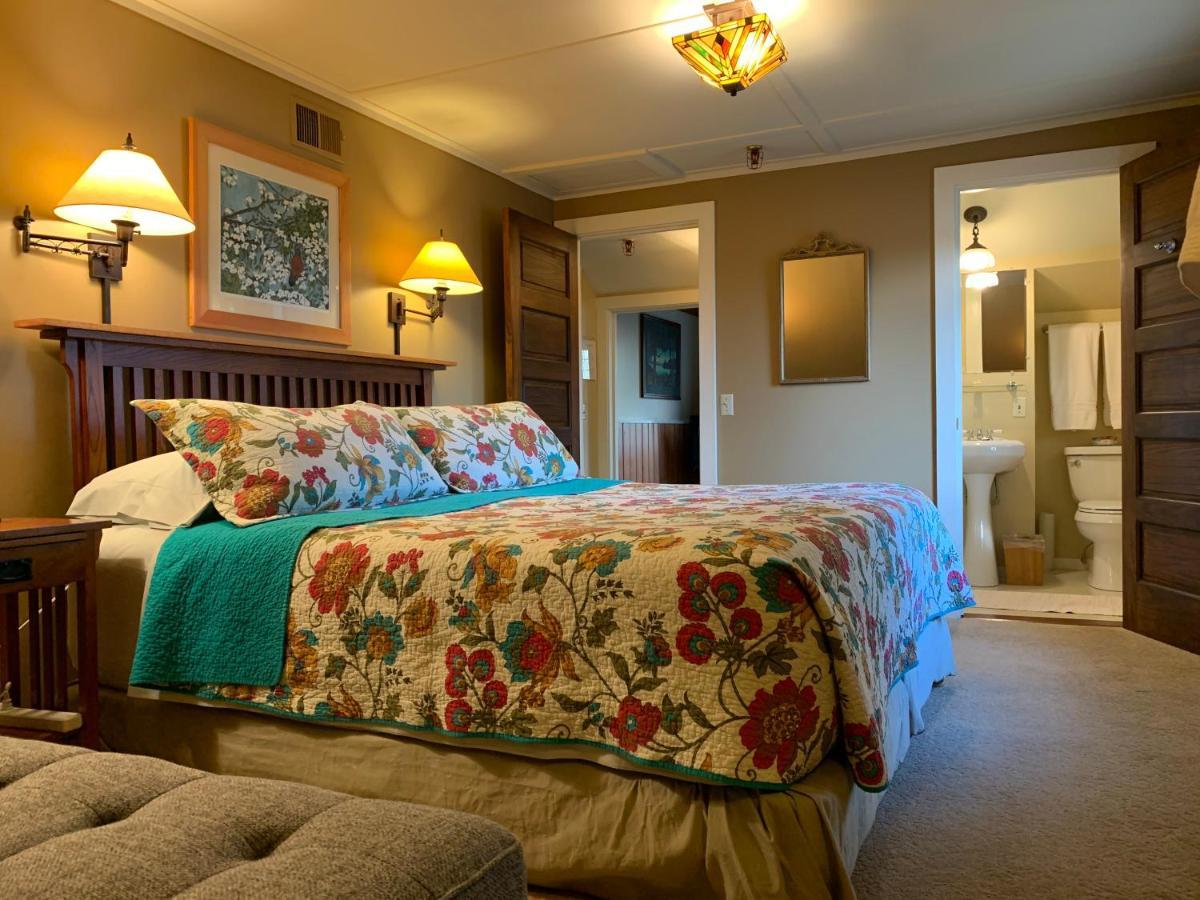 Kangaroo House Bed & Breakfast Eastsound エクステリア 写真